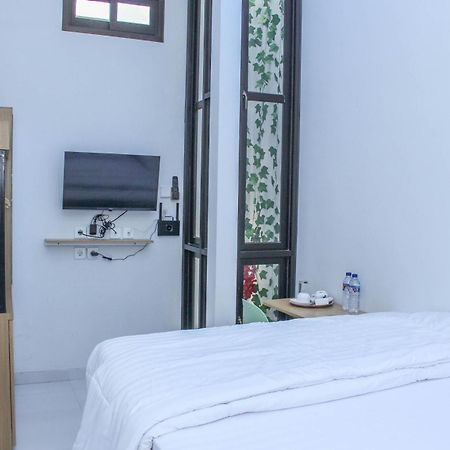 Laswi Syariah Guest House Bandung Esterno foto